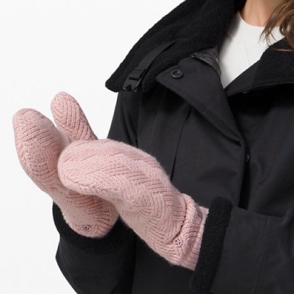 LAST SET: Lululemon Sherpa Weave Beanie Hat & Mittens - Picture 13 of 16